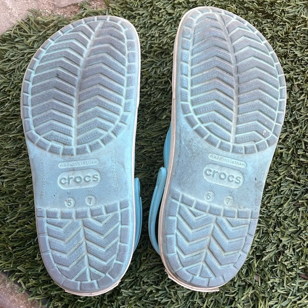 Kids Crocs / Clogs Size 5